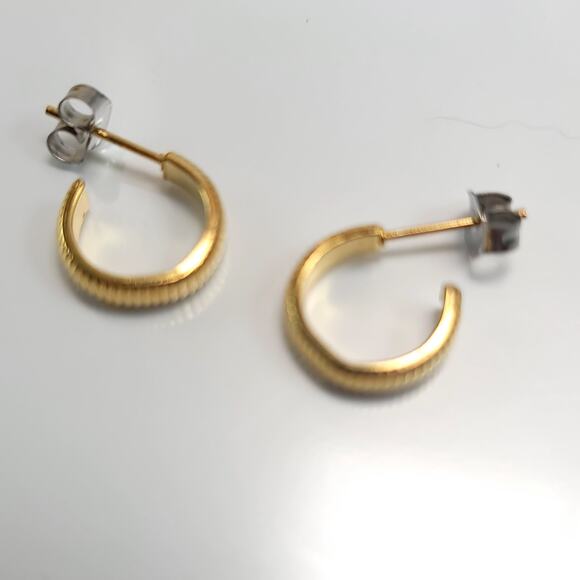 Mini Textured Gold Hoop Earrings, Dainty Everyday Hoops for Women Jewelry Gift - Picture 9 of 10